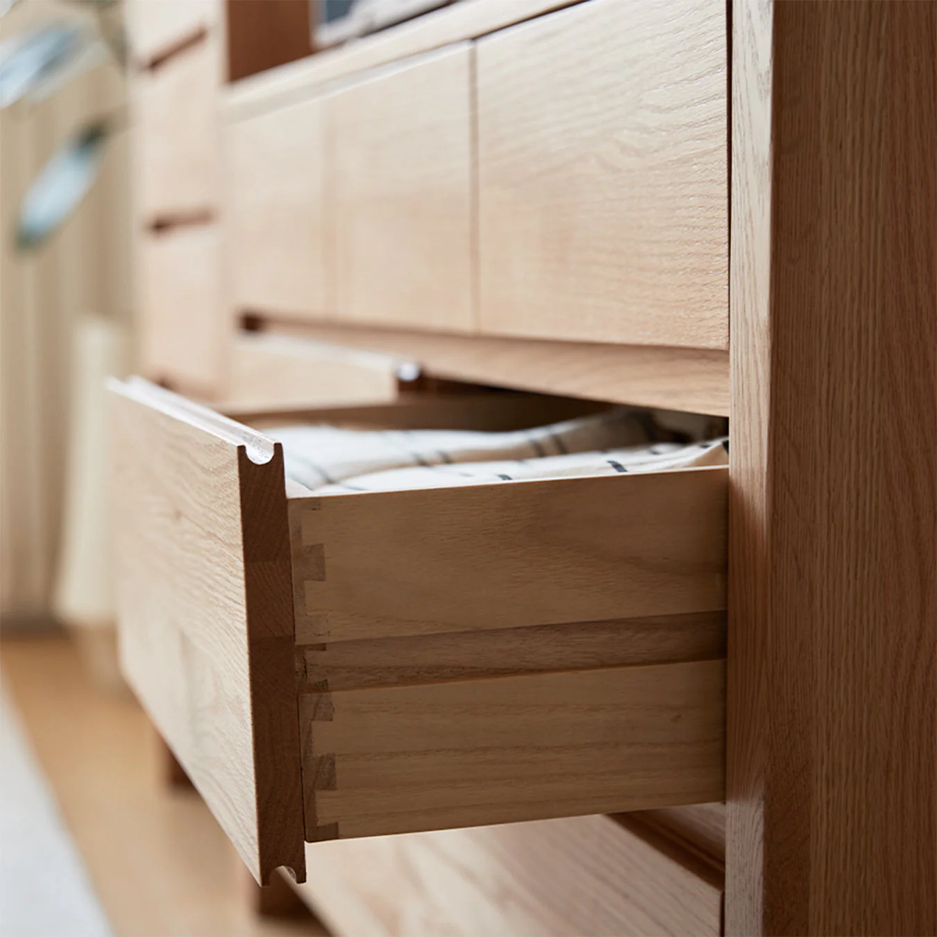 Humbie Natural Solid Oak 3+4 Chest of Drawers - Image 10