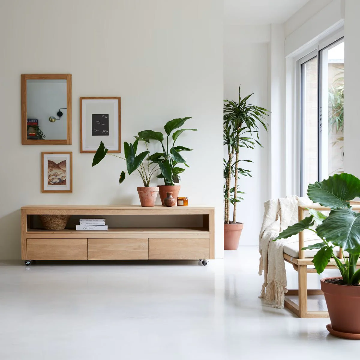 Liden Solid Oak Caster Feet TV Unit - Image 2