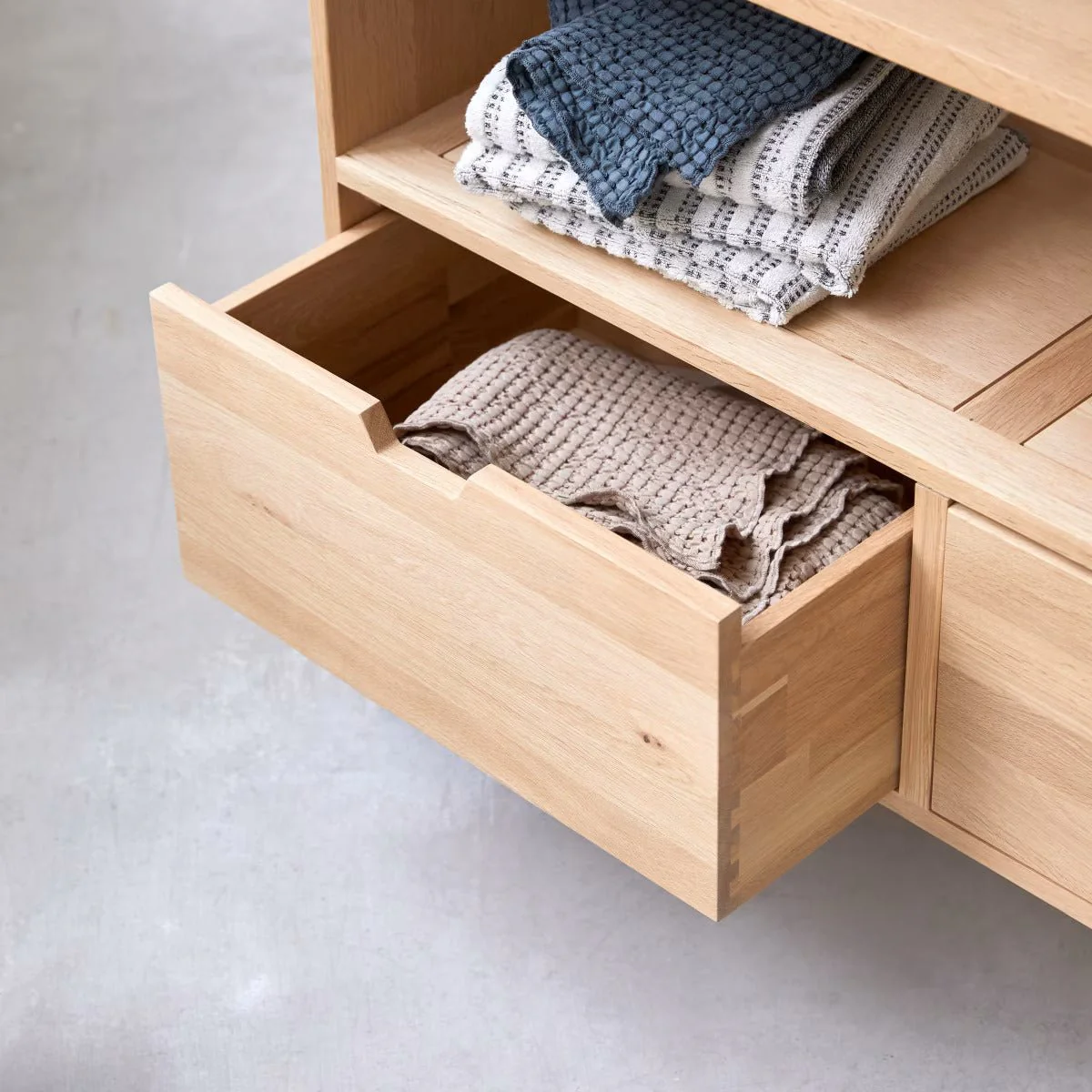 Nanterre Natural Solid Oak Double Basin Vanity Unit - Image 4