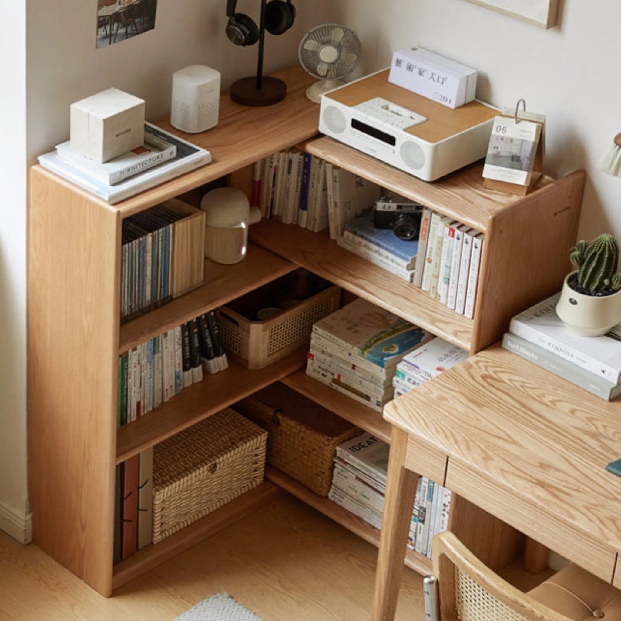 Orvieto Natural Solid Oak Extending Turning Bookcase - Image 5