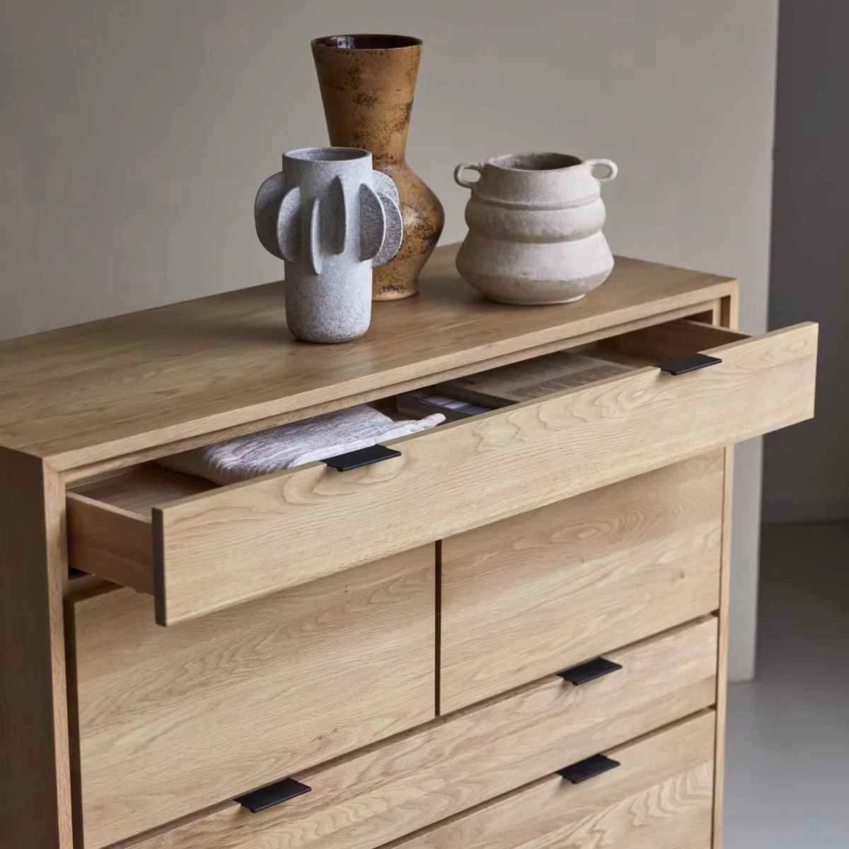 Rouen Natural Solid Oak Chest of Drawers - Image 3