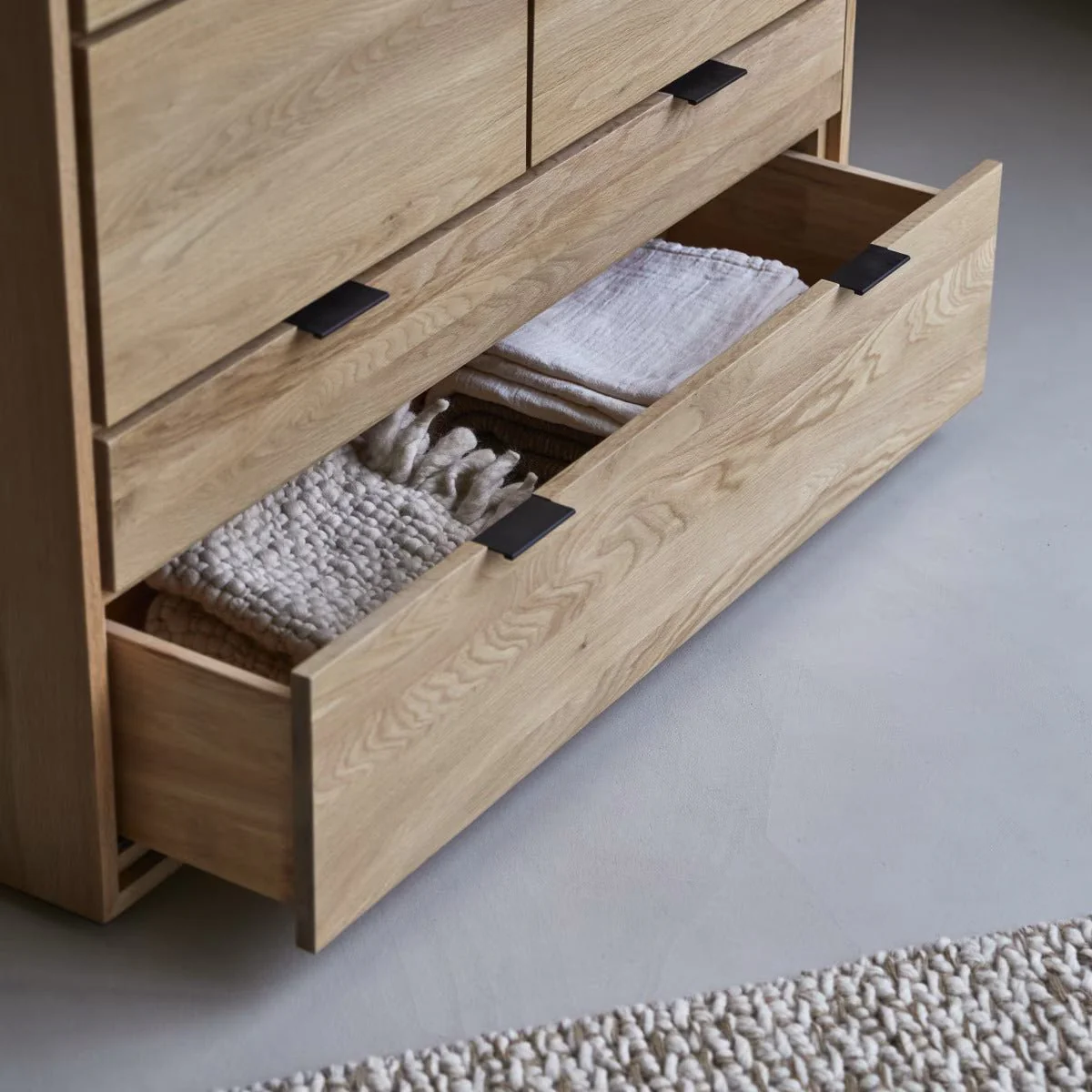 Rouen Natural Solid Oak Chest of Drawers - Image 5