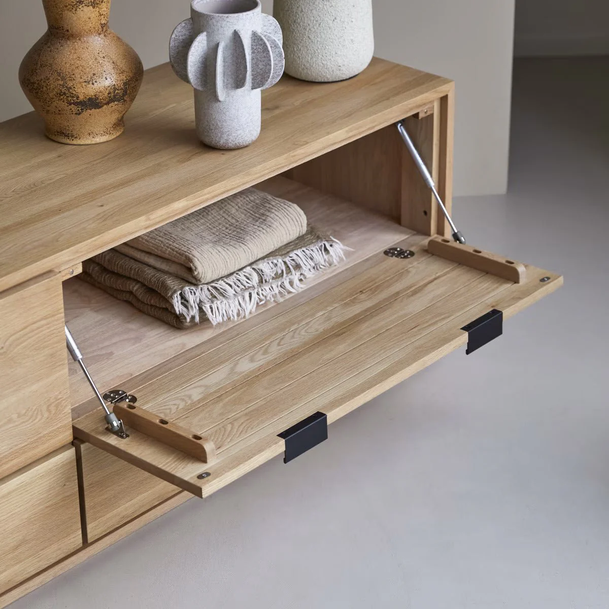 Rouen Natural Solid Oak Large TV Stand - Image 3