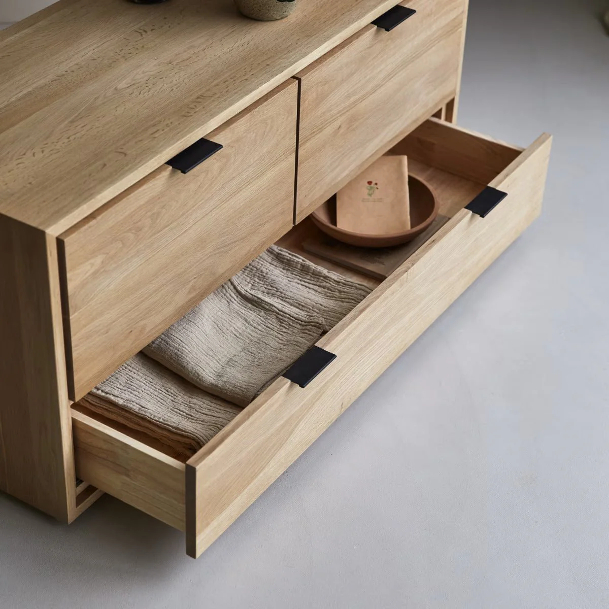 Rouen Natural Solid Oak Small TV Stand - Image 4