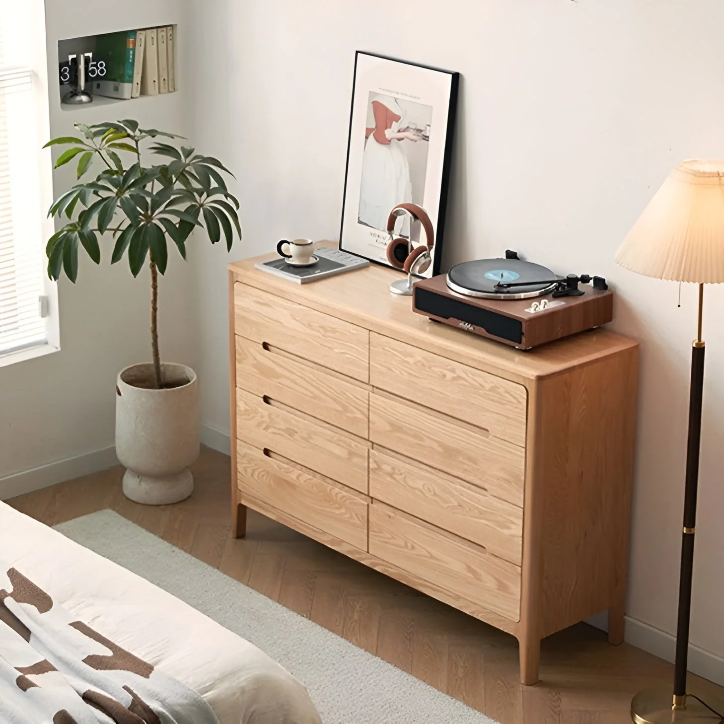 Seattle Natural Solid Oak Chest of 8 Drawers - Image 4