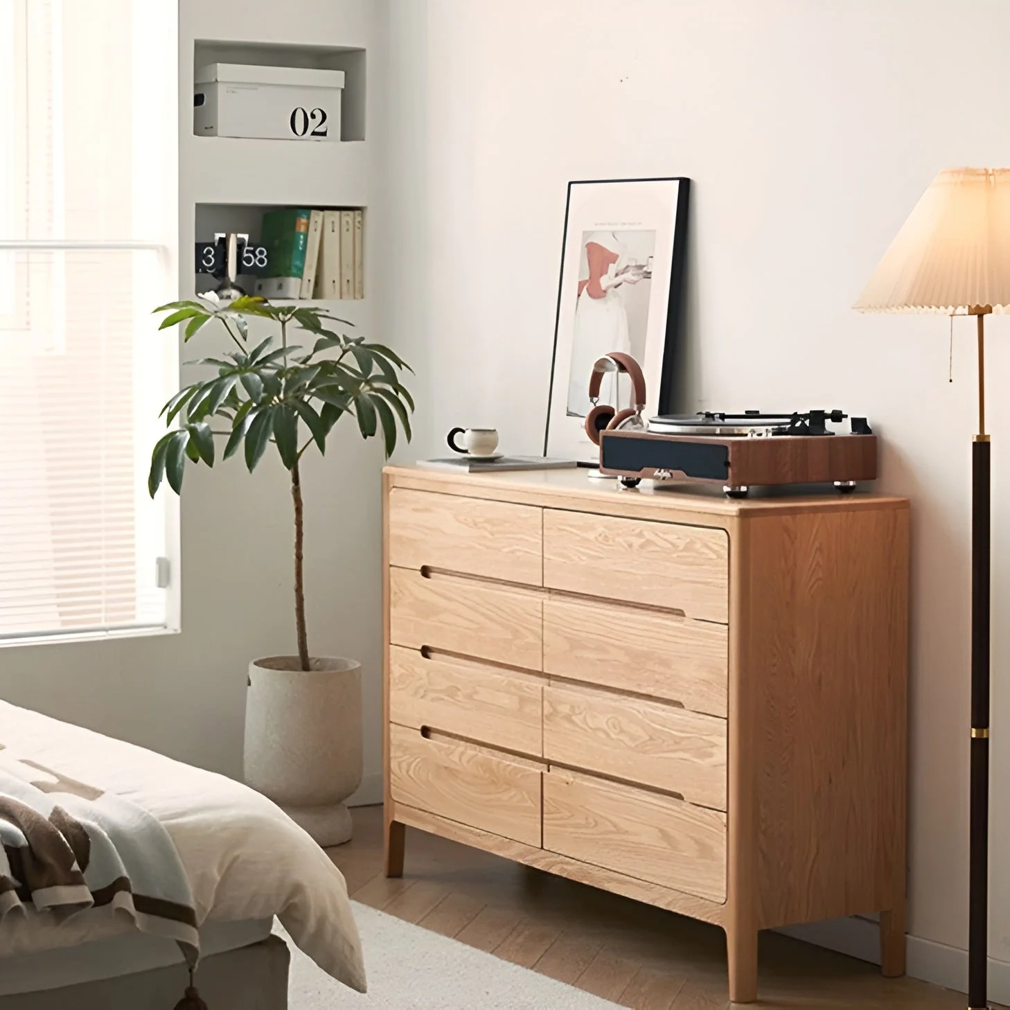 Seattle Natural Solid Oak Chest of 8 Drawers - Image 6